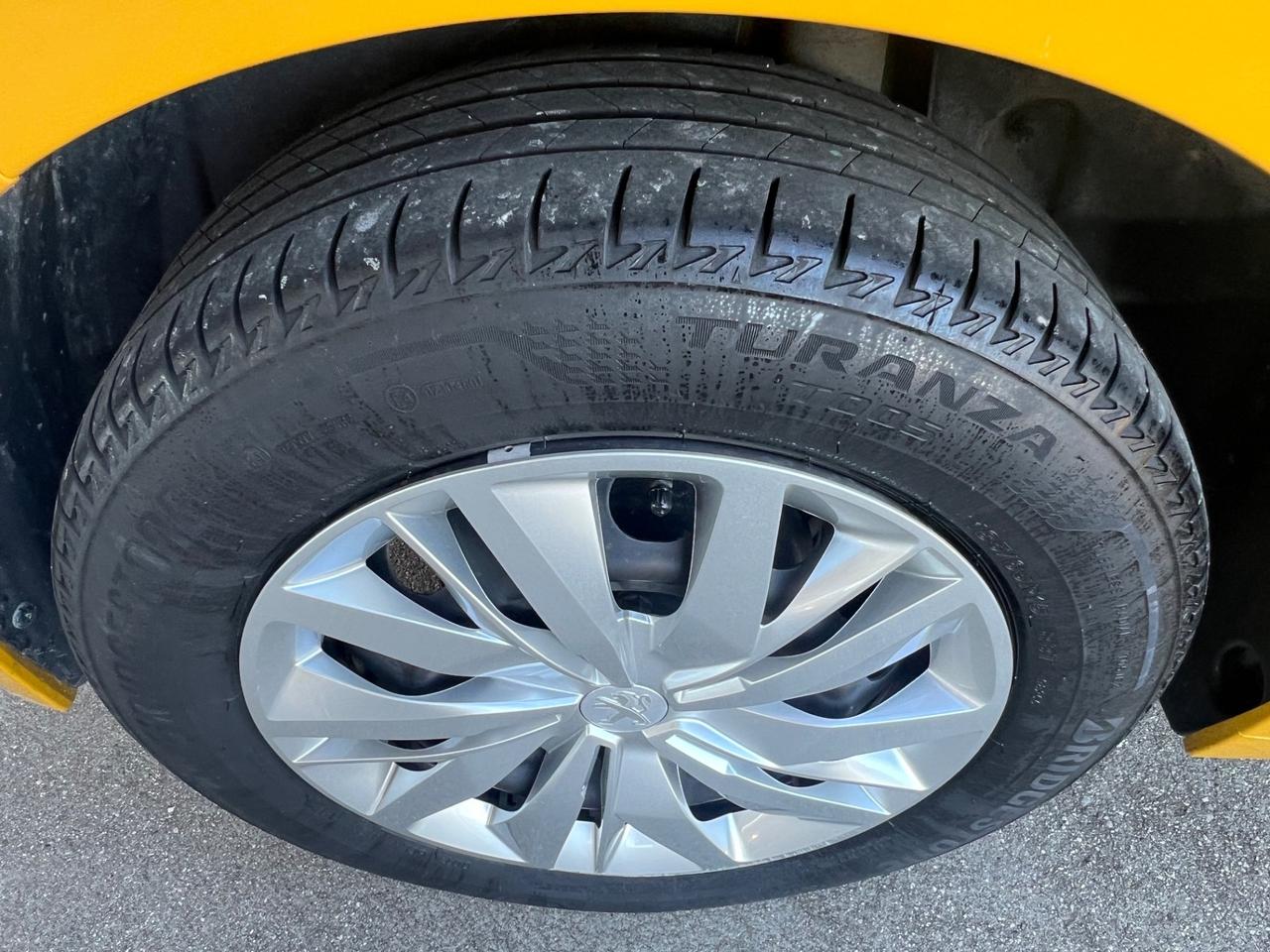 Peugeot 208 PureTech 75CV Active Neopatentati Finanziabile