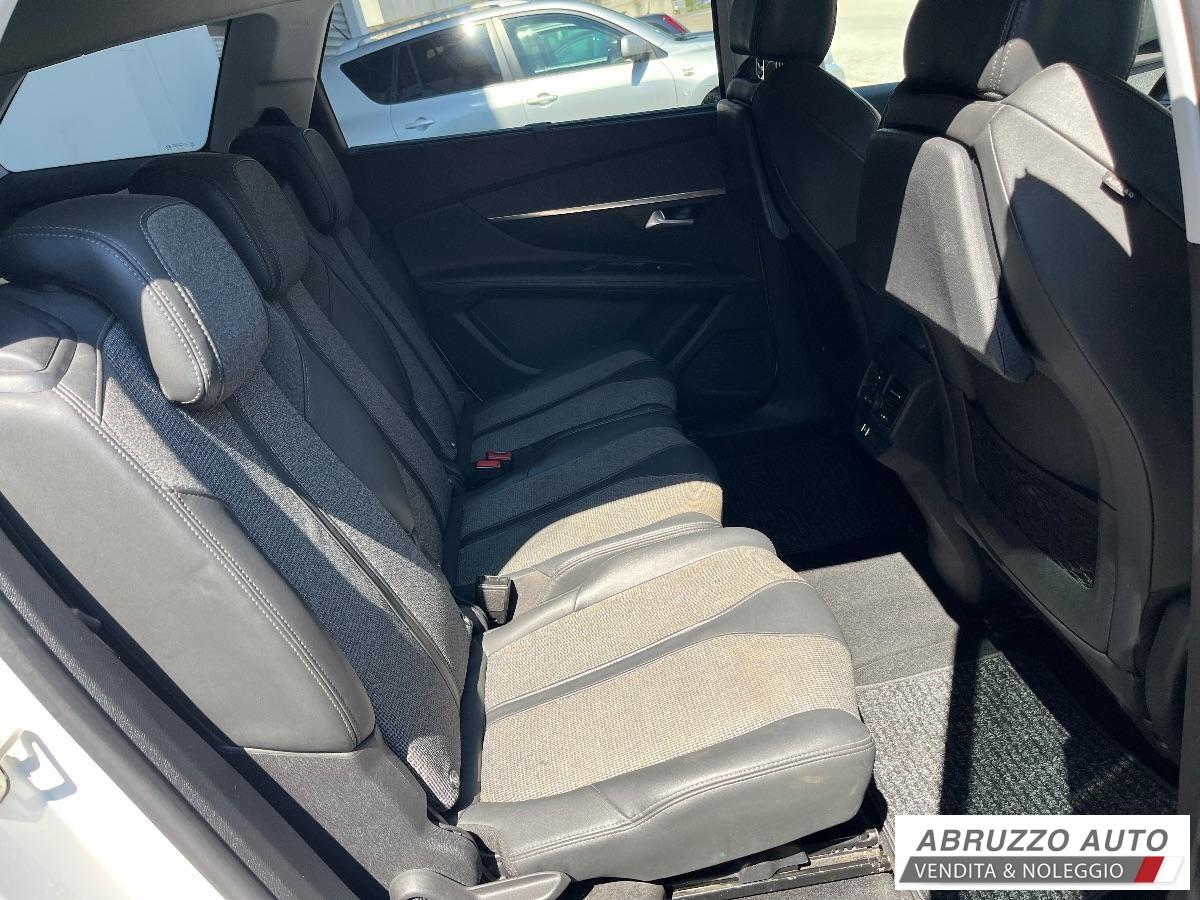 PEUGEOT 5008 Turbo 130 S&S EAT8 Allure