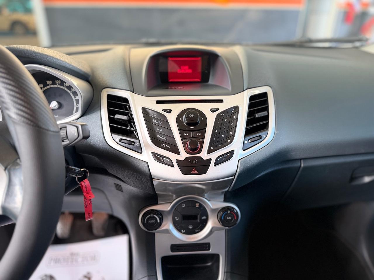 Ford Fiesta 1.2 82 CV 5 porte Titanium NEOPATENTATI