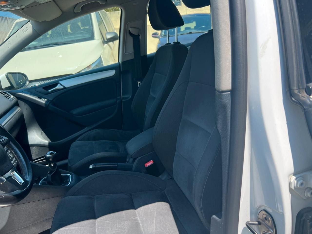 Volkswagen Golf 6 1.6 tdi UNICO PROP FULL OPTIONAL