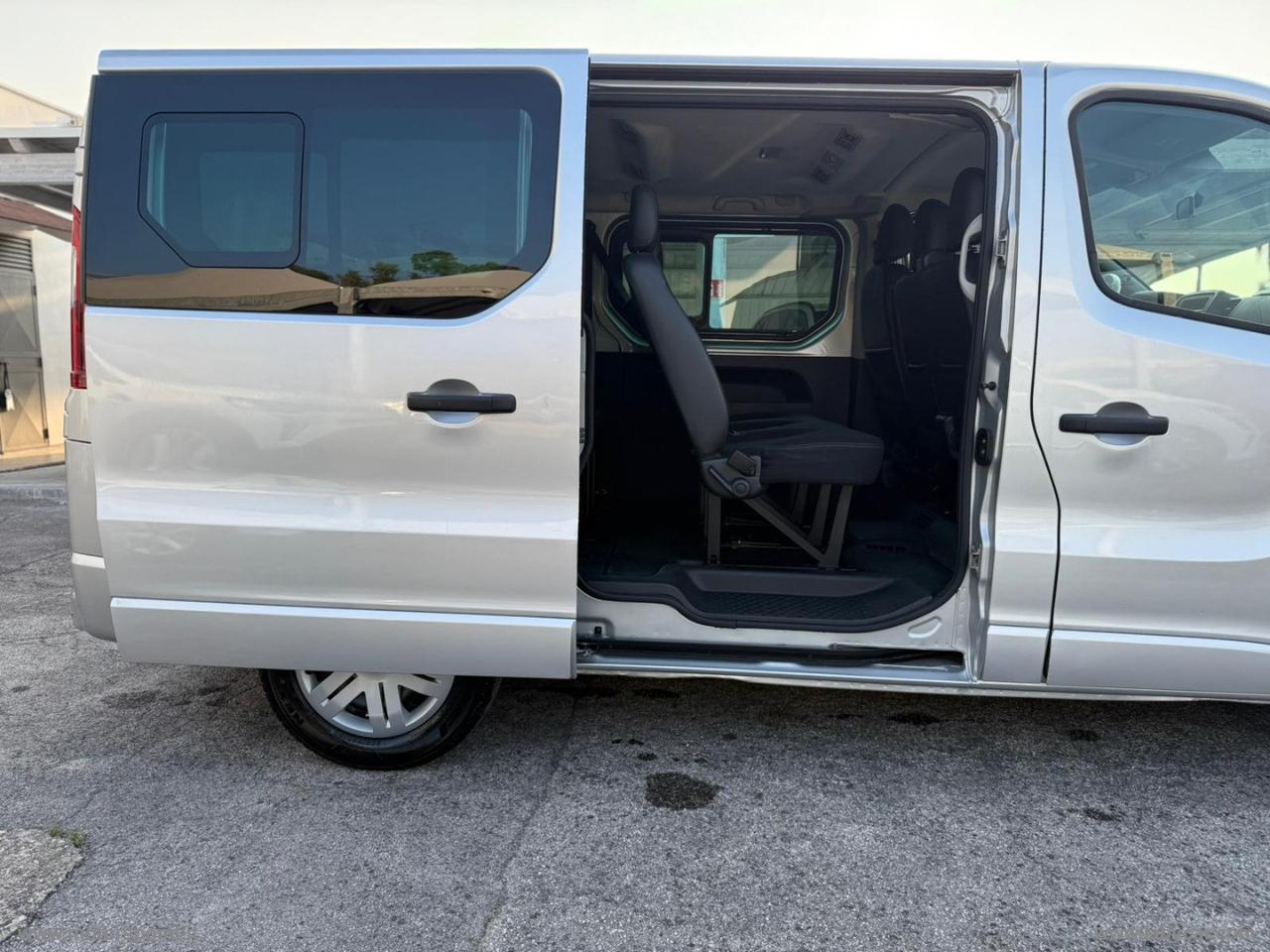 Vivaro 27 1.6 BiT. EcoF. PC-TN Combi
