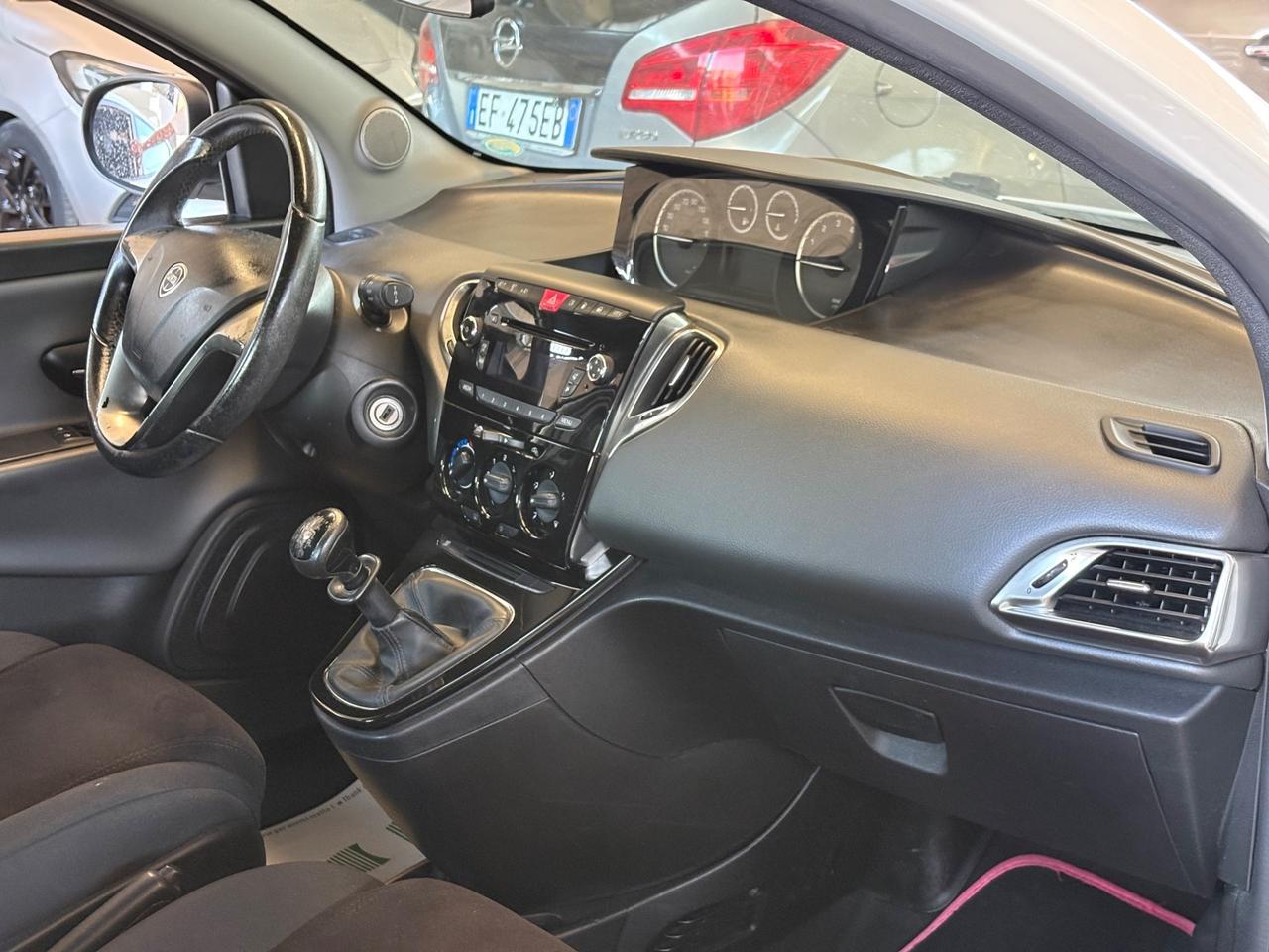 Lancia Ypsilon 0.9 TwinAir 85 CV 5 porte Metano Ecochic Gold