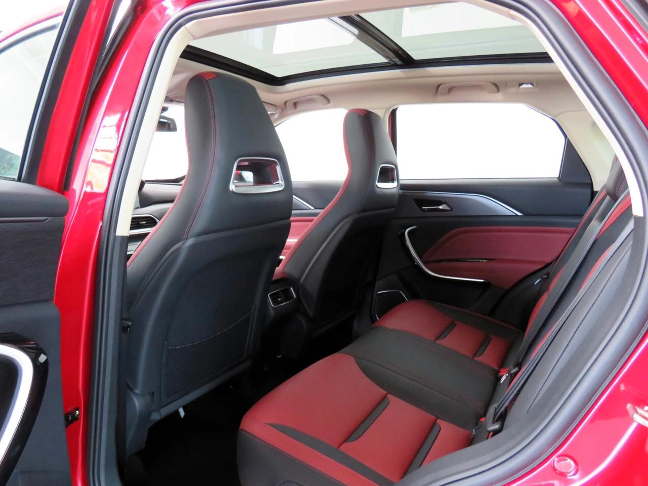 Bestune T77 GPL / BENZINA