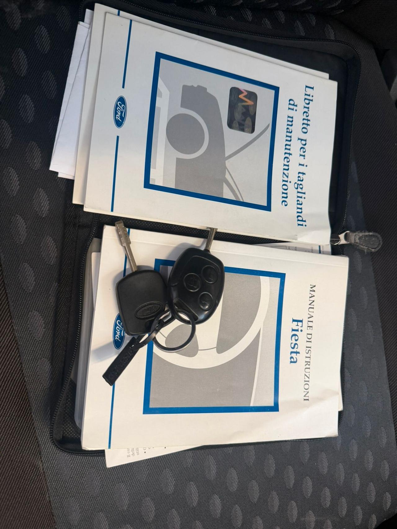 Ford Fiesta 1.4 16V 3p. Ghia NEOPAT