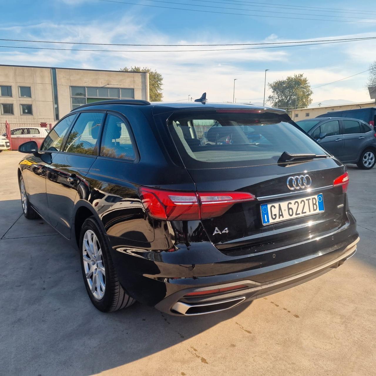 Audi A4 Avant 40 TDI quattro S tronic Business