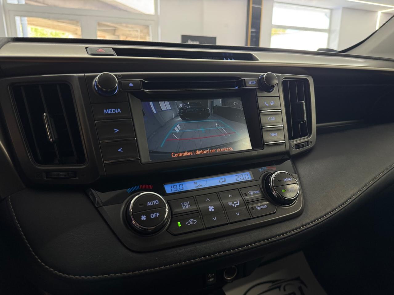 Toyota RAV4 2.0 D-4D 2WD Full Optional