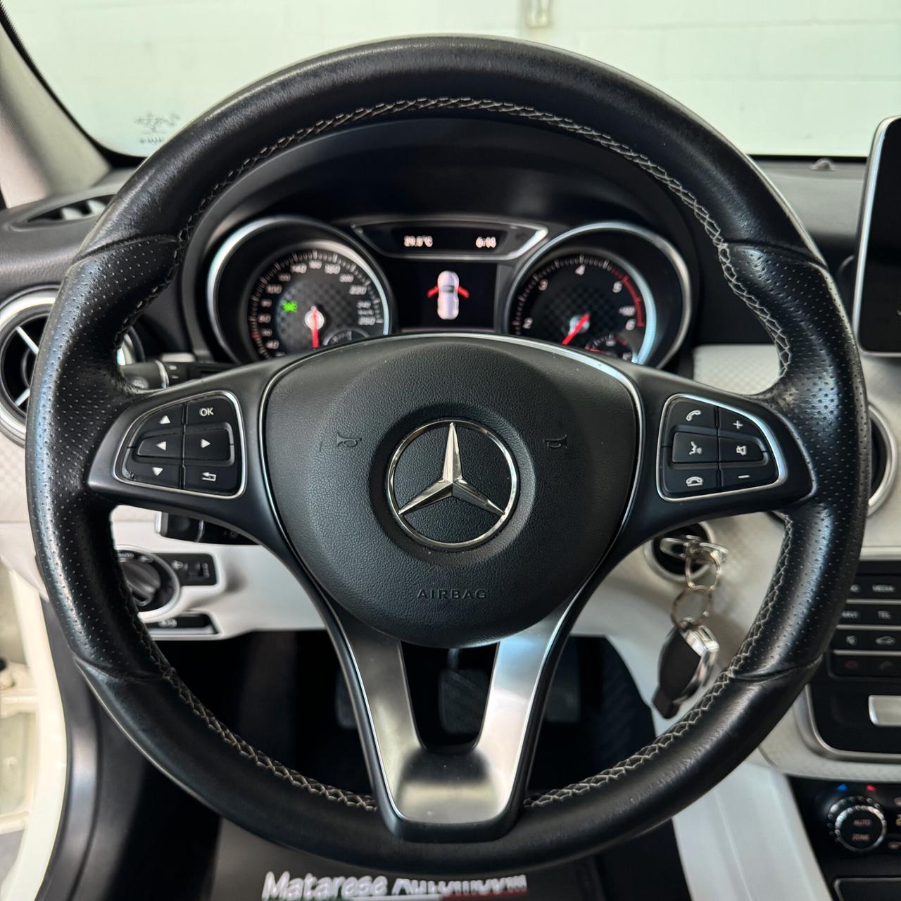 Mercedes-Benz A 180 1.5cc 109cv Bluetooth Retrocamera OK Neopatentati Finanziabile