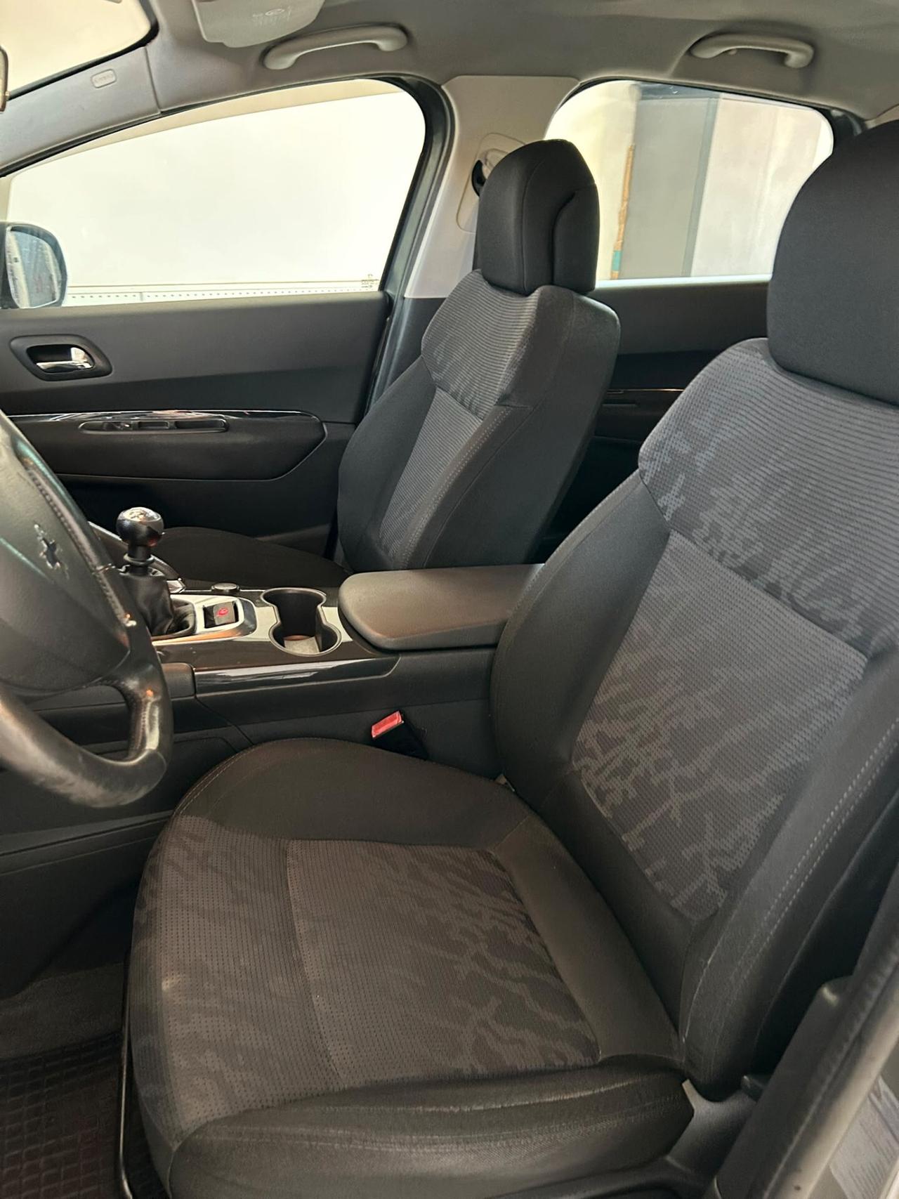 Peugeot 3008 1.6 HDi 112CV Business