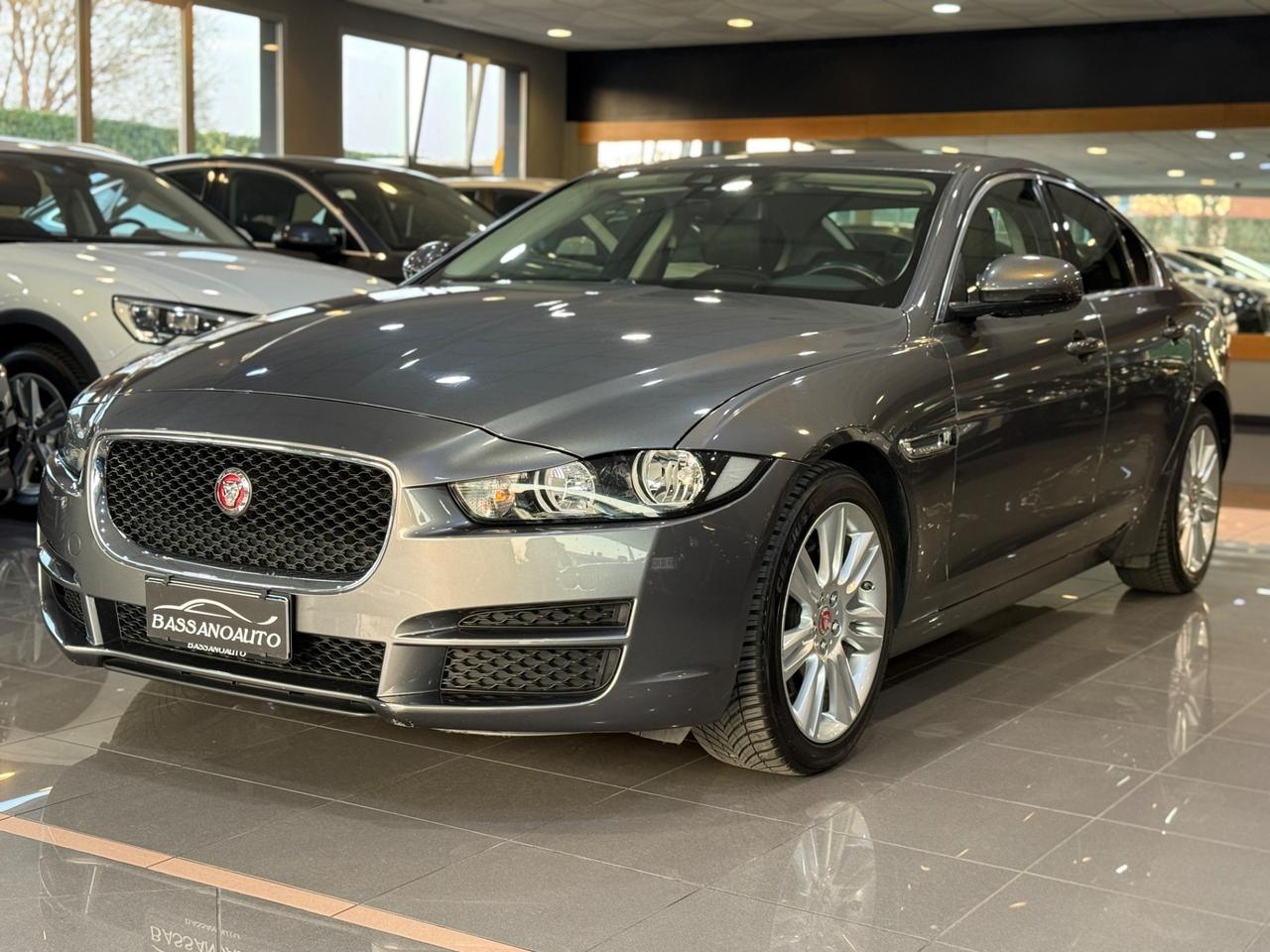 Jaguar XE 2.0 D Turbo 180CV aut. Pure Business Edition
