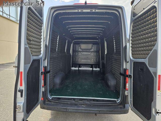 VOLKSWAGEN Crafter 35 L3-H3 2.0 tdi 177cv automatico - FT779LE