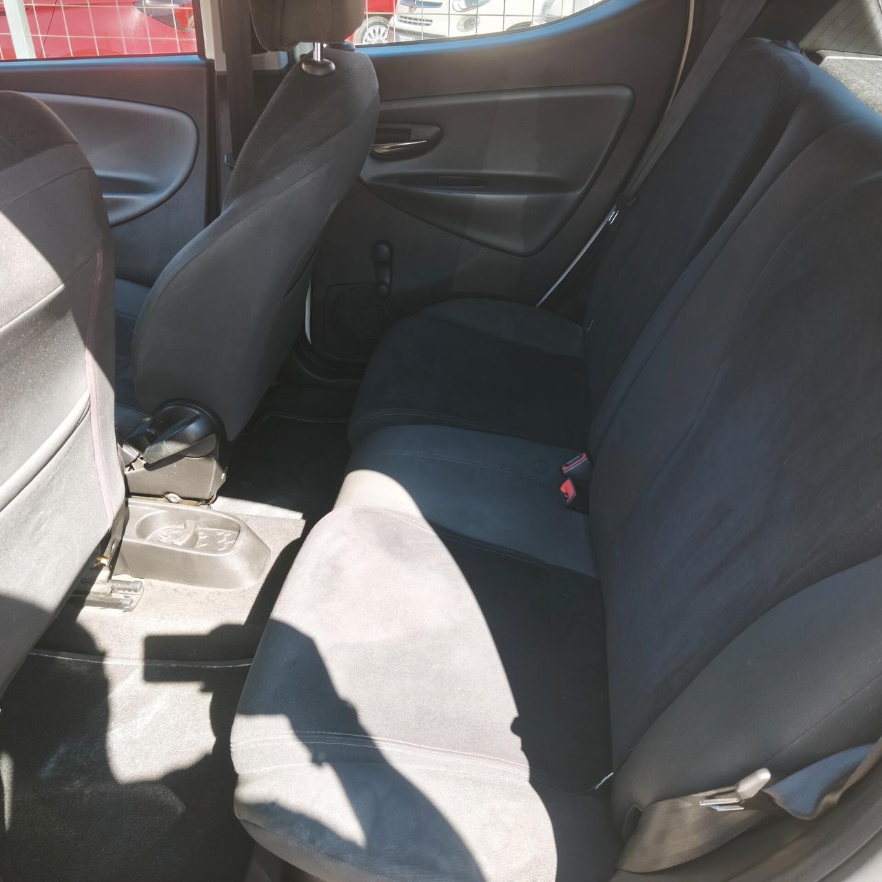 Lancia Ypsilon 1.3 MJT 16V 95 CV 5 porte S&S Silver