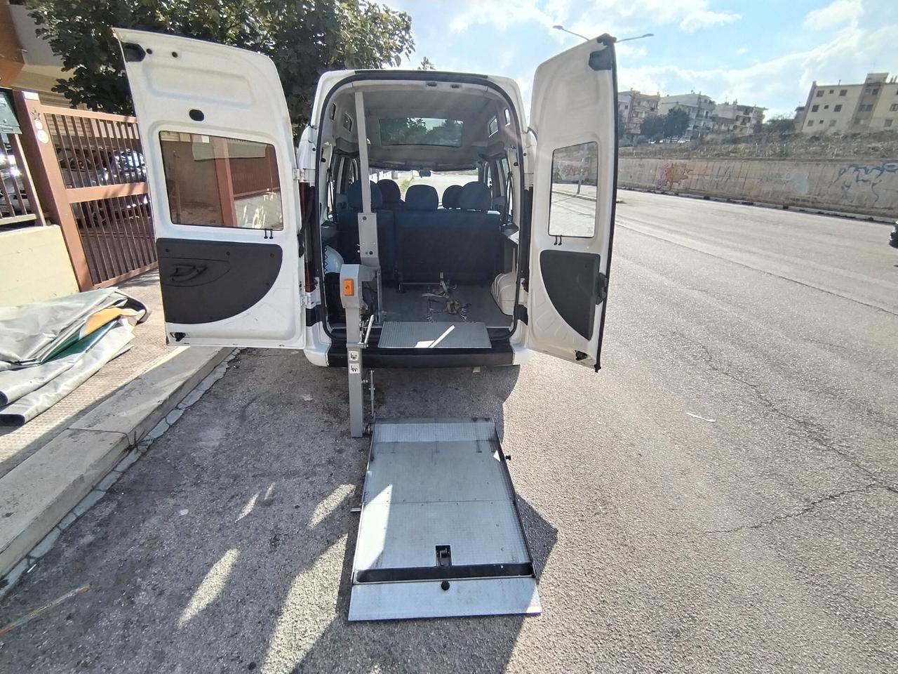 Fiat Doblo 1.9 JTD cat tetto alto pedana per disabili