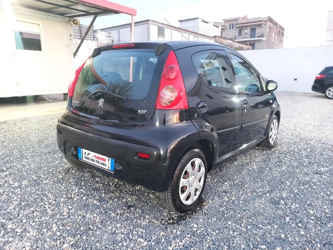 Peugeot 107 1.0 68CV 5p. Sweet Years navigatore