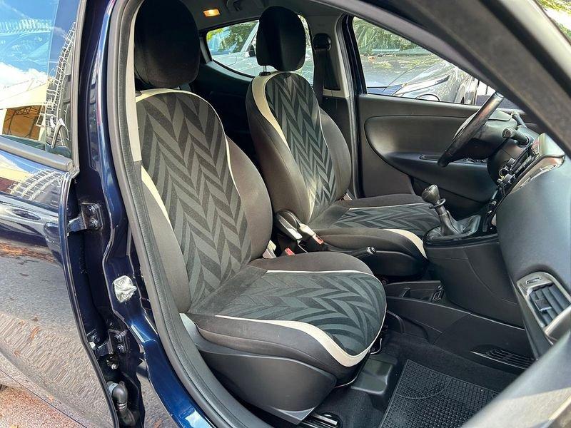 Lancia Ypsilon 5 Porte 1.2 8v 69cv Gold
