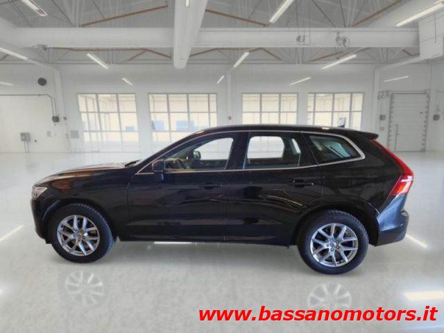 VOLVO XC60 B4 (d) AWD Geartronic Momentum Pro IN ARRIVO