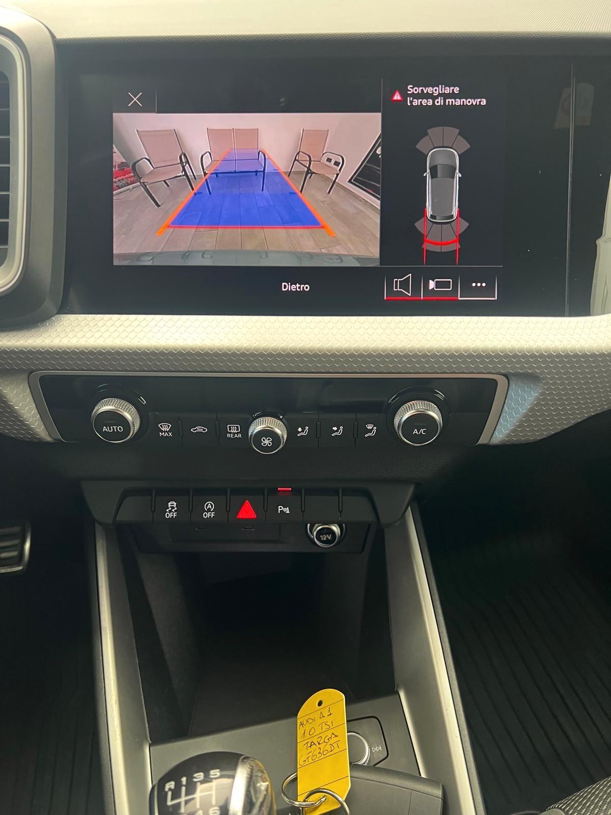 Audi A1 citycarver 30 TFSI Identity Contrast