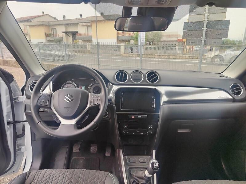 Suzuki Vitara 1.4 Hybrid grip top