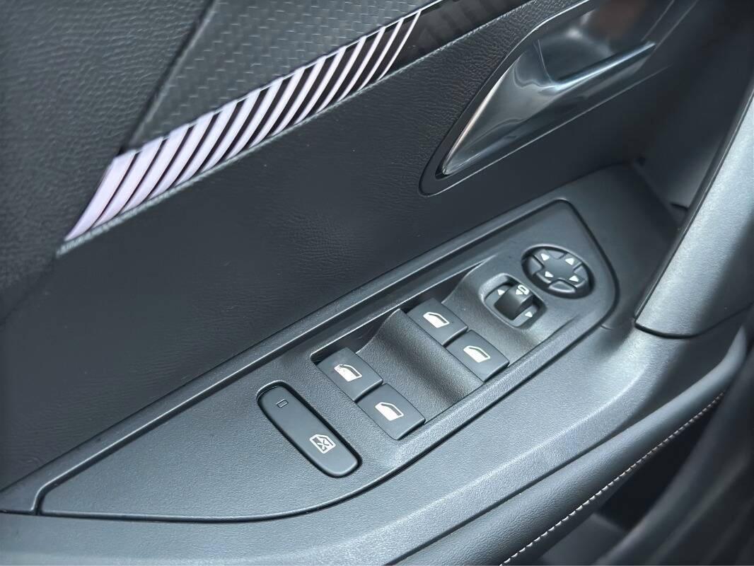 Peugeot 2008 1.2 hybrid Allure 136cv AUTOMATICA E TELECAM 360