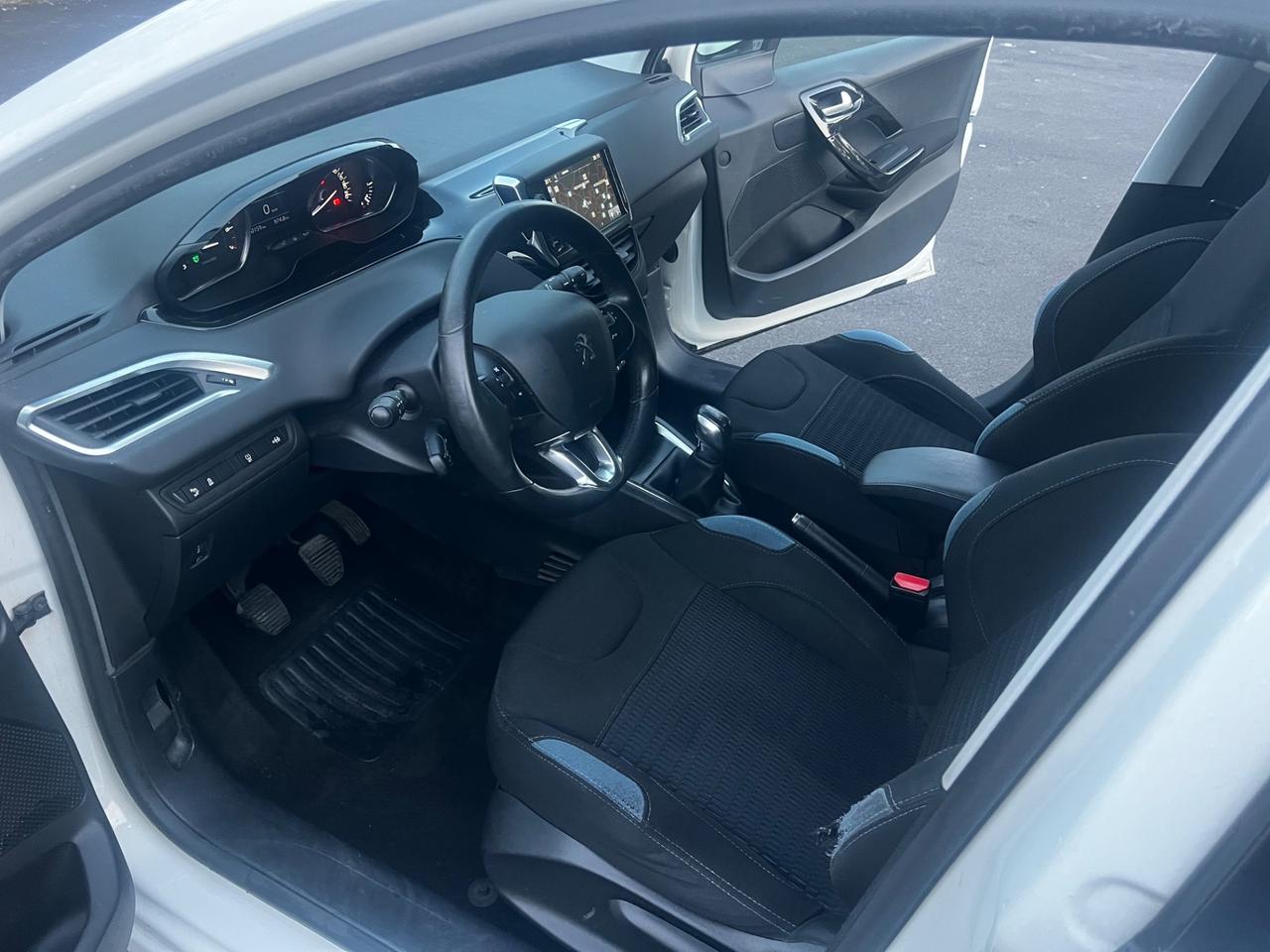 Peugeot 208 PureTech 82 5 porte Allure