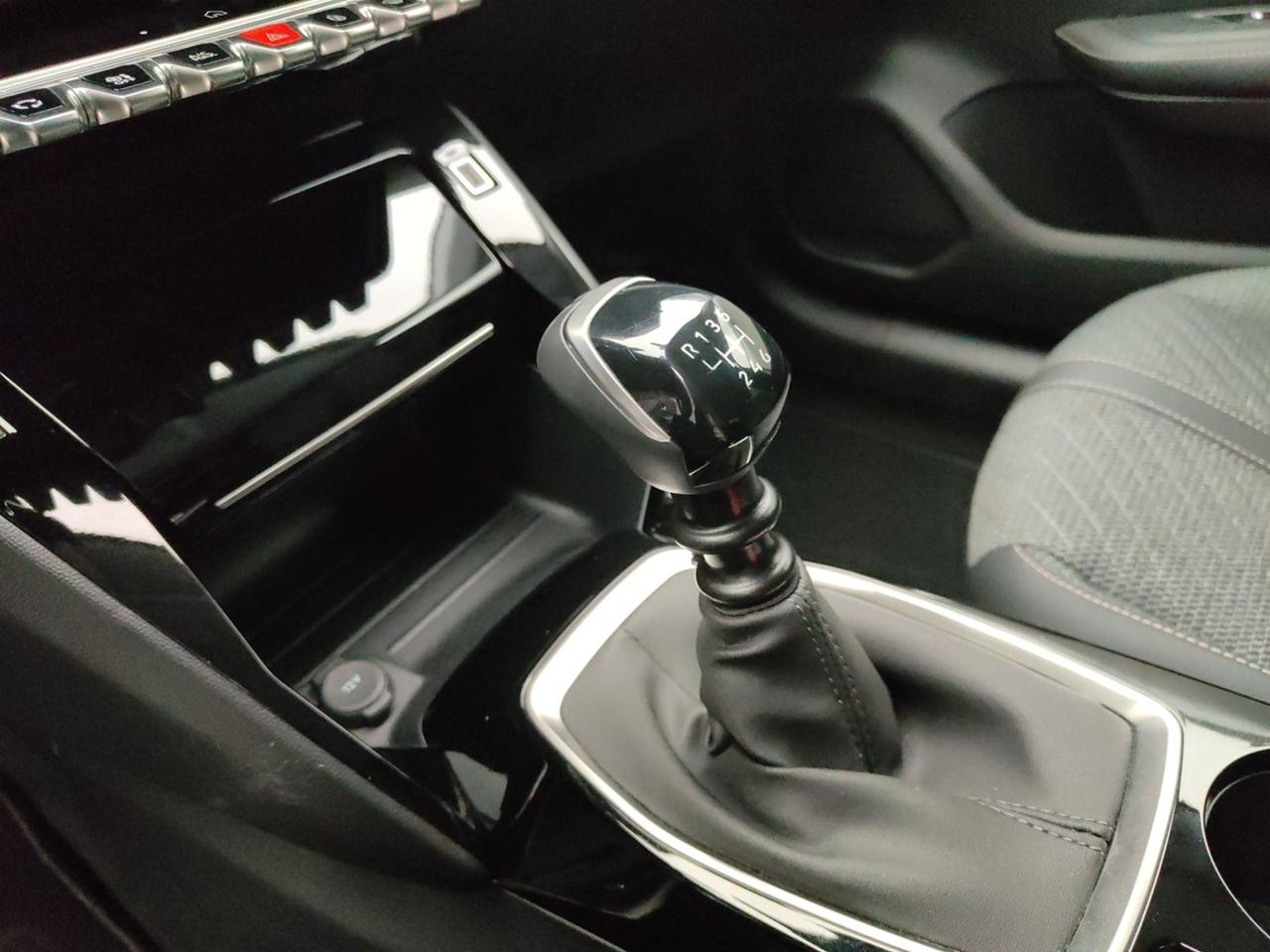 PEUGEOT 208 II 2023 1.2 PURETECH 100CV ALLURE