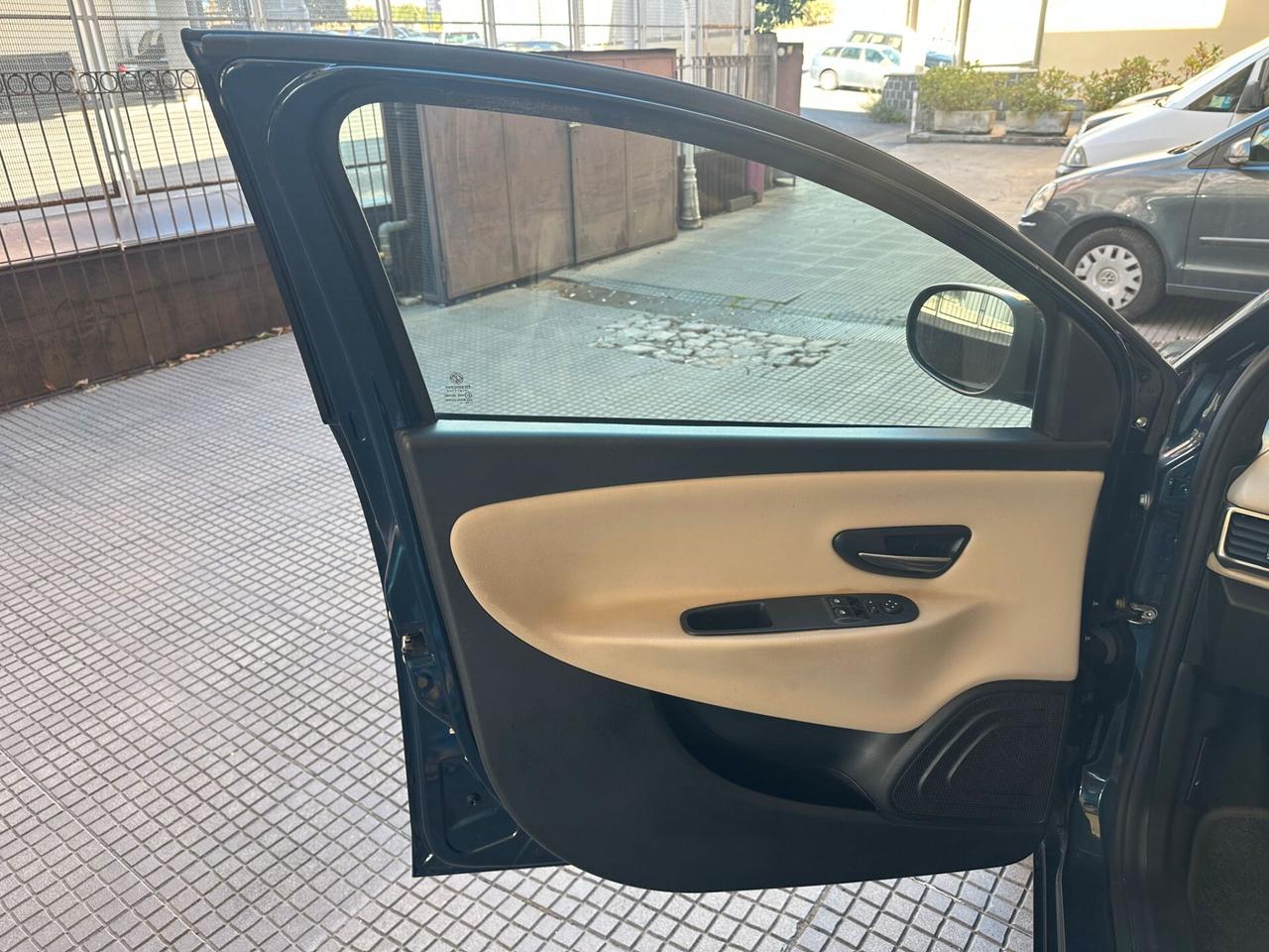 Lancia Ypsilon 1.2 69 CV 5 porte 30th Anniversary *Promo Black Friday*