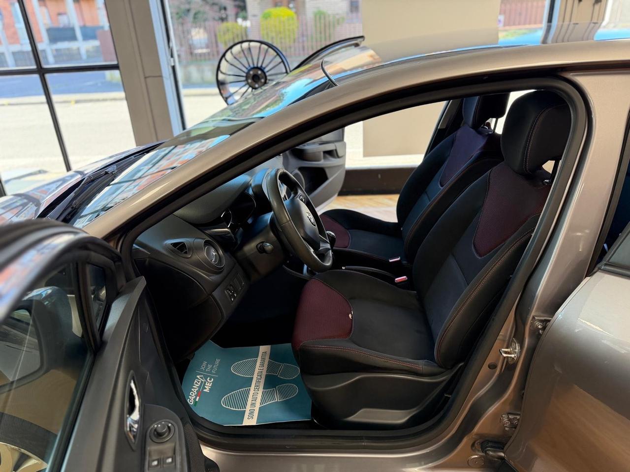 Renault Clio 1.2 75CV 5 porte