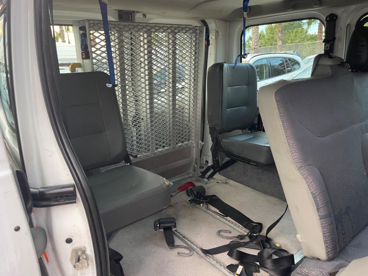 Renault Trafic 9 Posti Pedana disabili