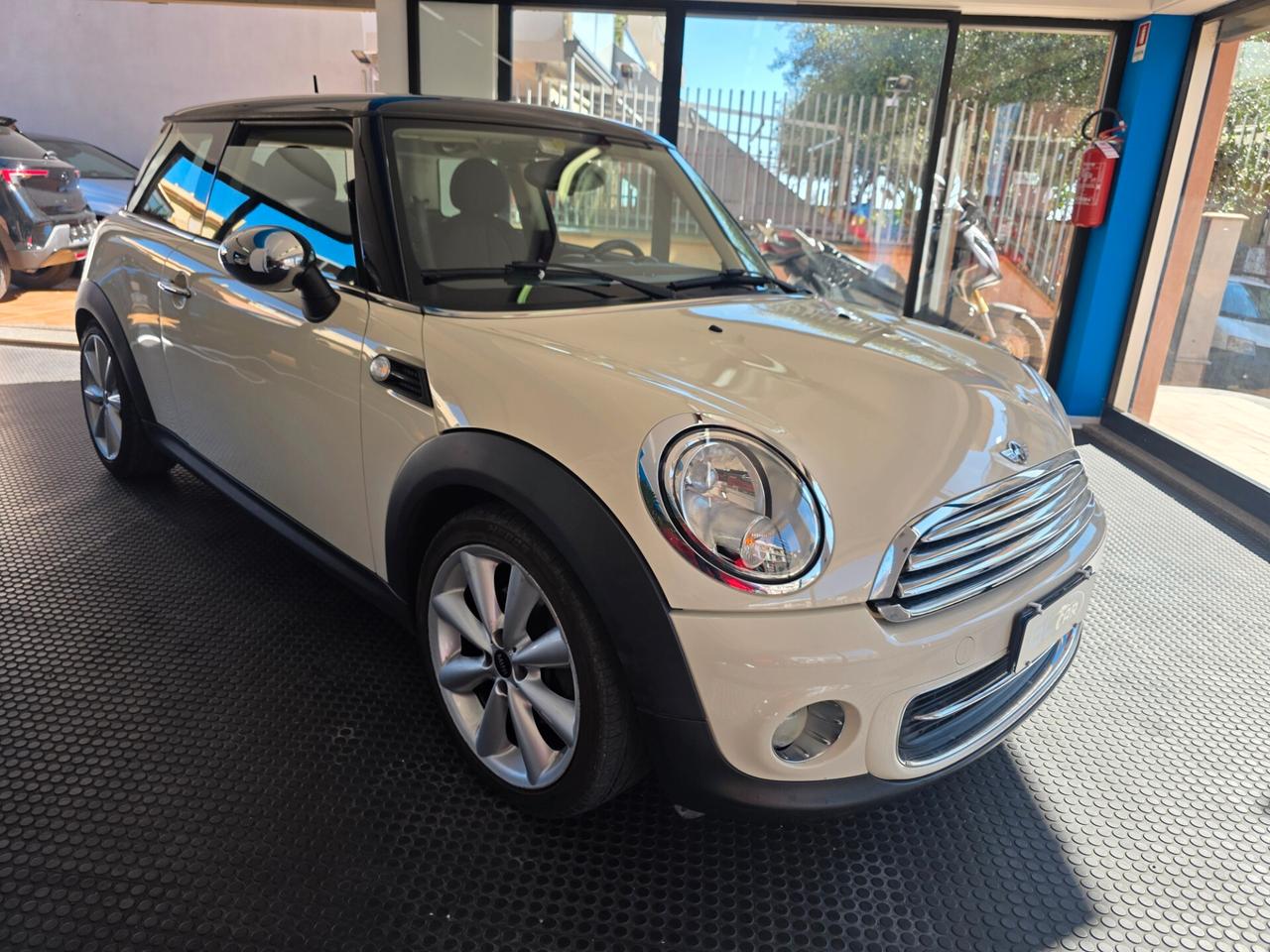 Mini 2.0 16V Cooper D AutOM 108000km FINANZ