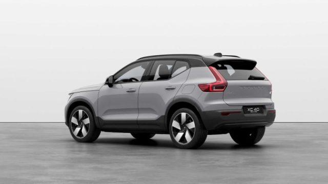 VOLVO XC40 B3 automatico Plus Black Edition N1