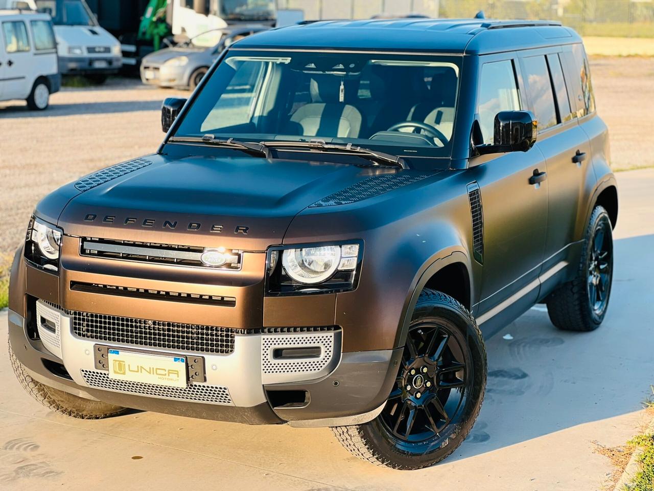 Land Rover Defender 110 2.0 241 cv SD4 AWD Auto SE MOTORE NUOVO IVA ESPOSTA