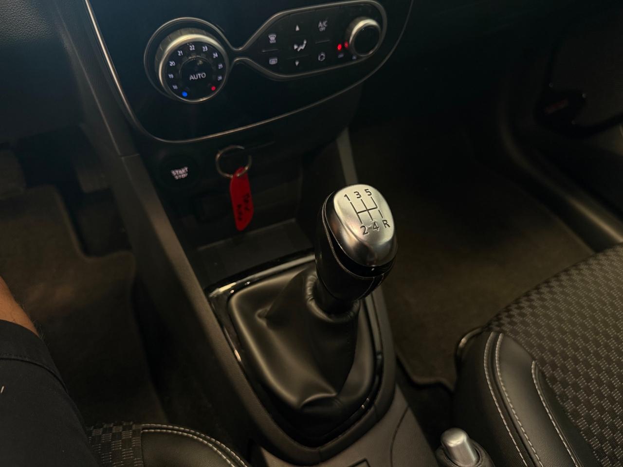 Renault Clio TCe 12V 90 CV GPL 5 porte Moschino Intens