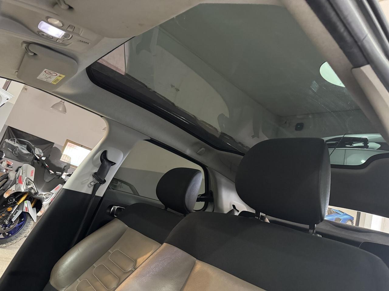Citroen C4 cactus 1.2 Autom. cv. Tetto-Navigat.
