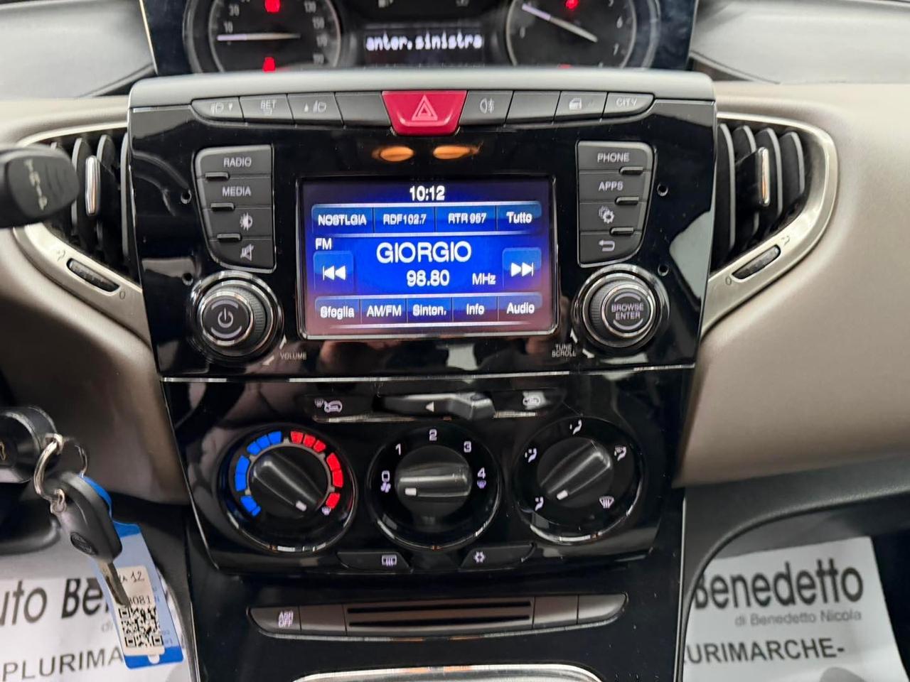 Lancia Ypsilon 1.2 69 CV 5 porte Gold 2016