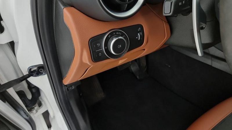 Alfa Romeo Giulia 2.0 Turbo 200 CV AT8 Executive