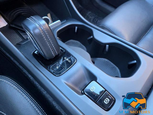 VOLVO XC40 D4 AWD Geartronic Momentum