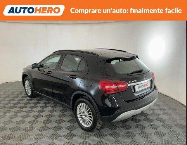MERCEDES-BENZ GLA 180 Business