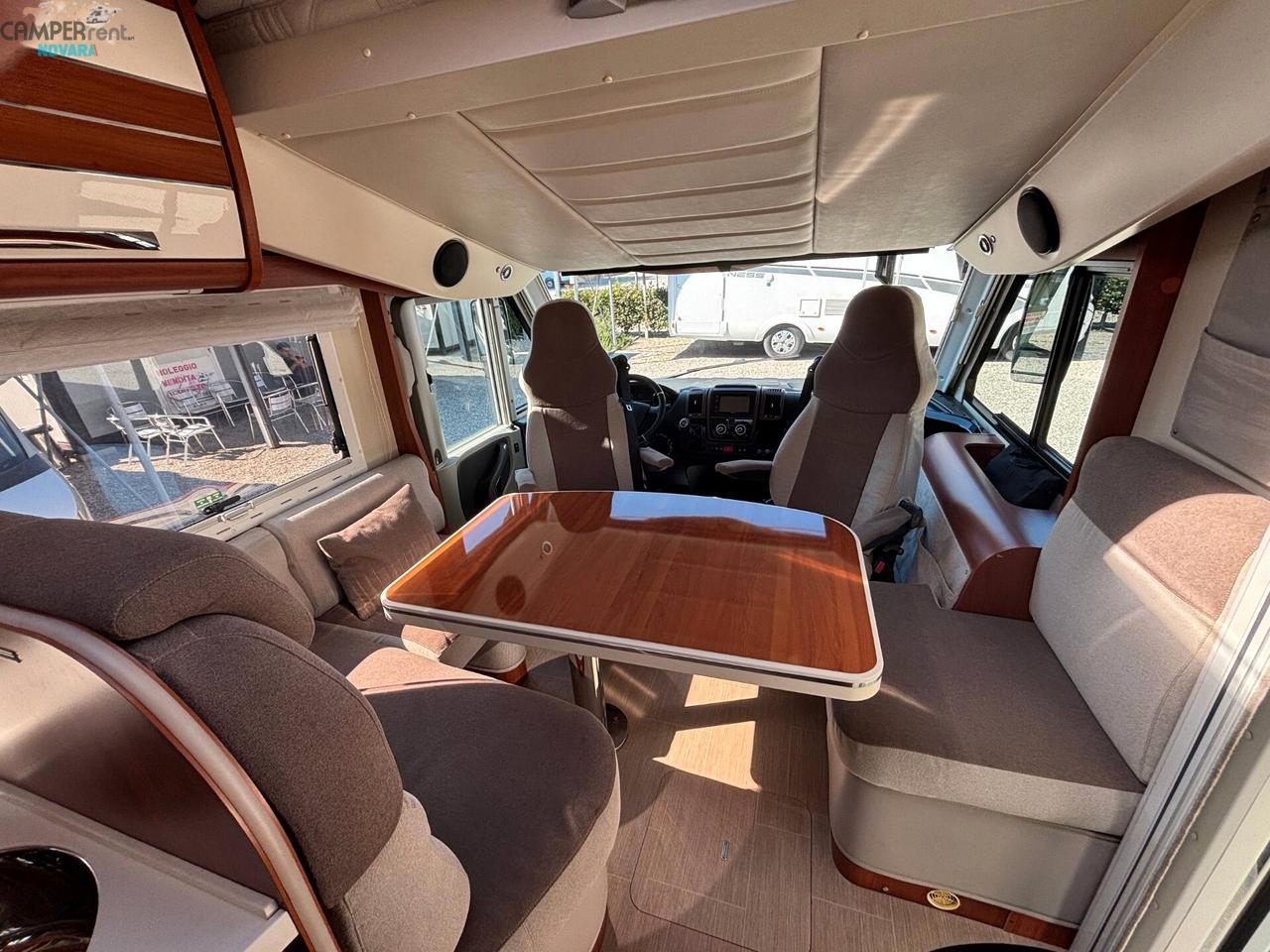 MOBILVETTA K.YACHT 85 TEKNO LINE - Motorhome con letti gemelli ed ampio garage