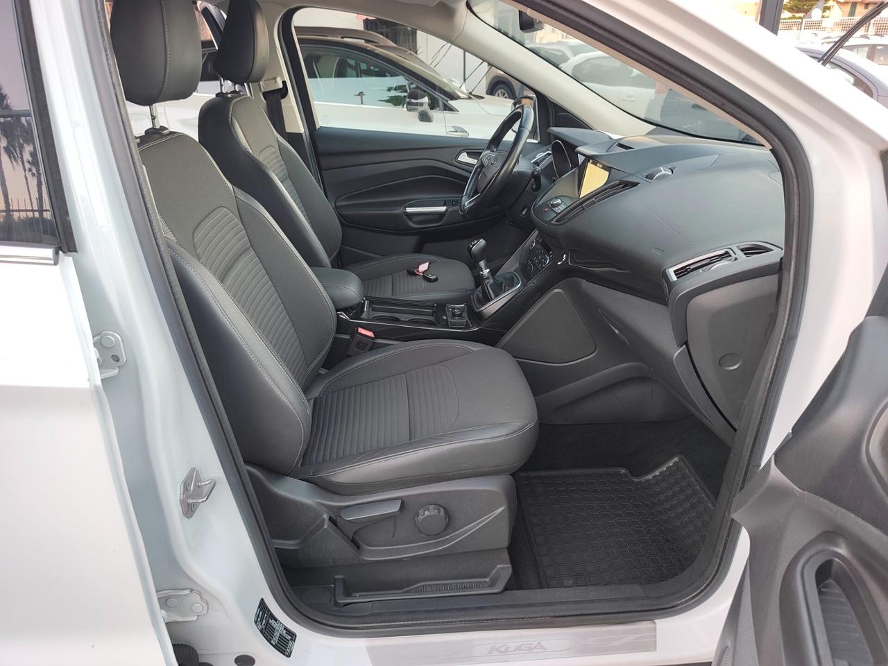 Ford Kuga 1.5 TDCI 120 CV Titanium