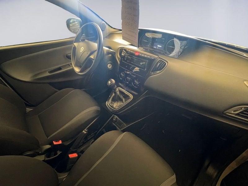Lancia Ypsilon 1.3 Multijet 95cv Start&Stop Silver