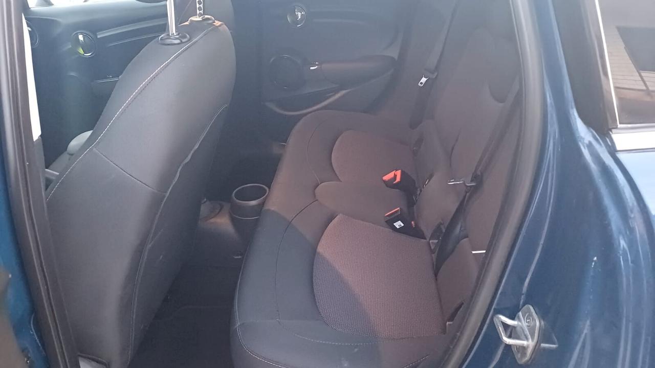 Mini COOPER D 1.5 2017 FULL OPTIONAL SOLO 49MILA KM LED F56
