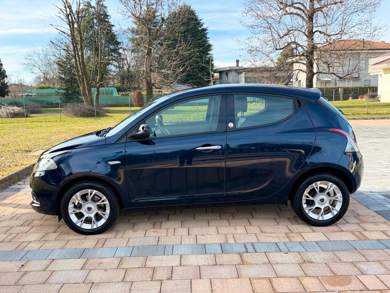 Lancia Ypsilon 1.2 69 CV 5 porte GPL Ecochic Platinum