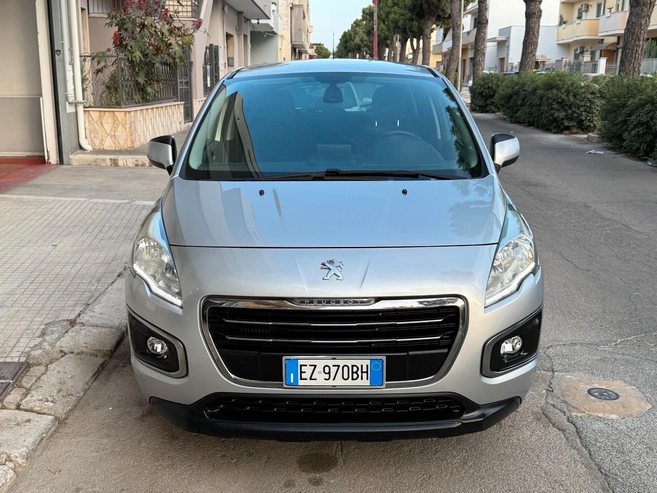 Peugeot 3008 1.6 eHDi AUTOMATIC NAVI LED - 2015