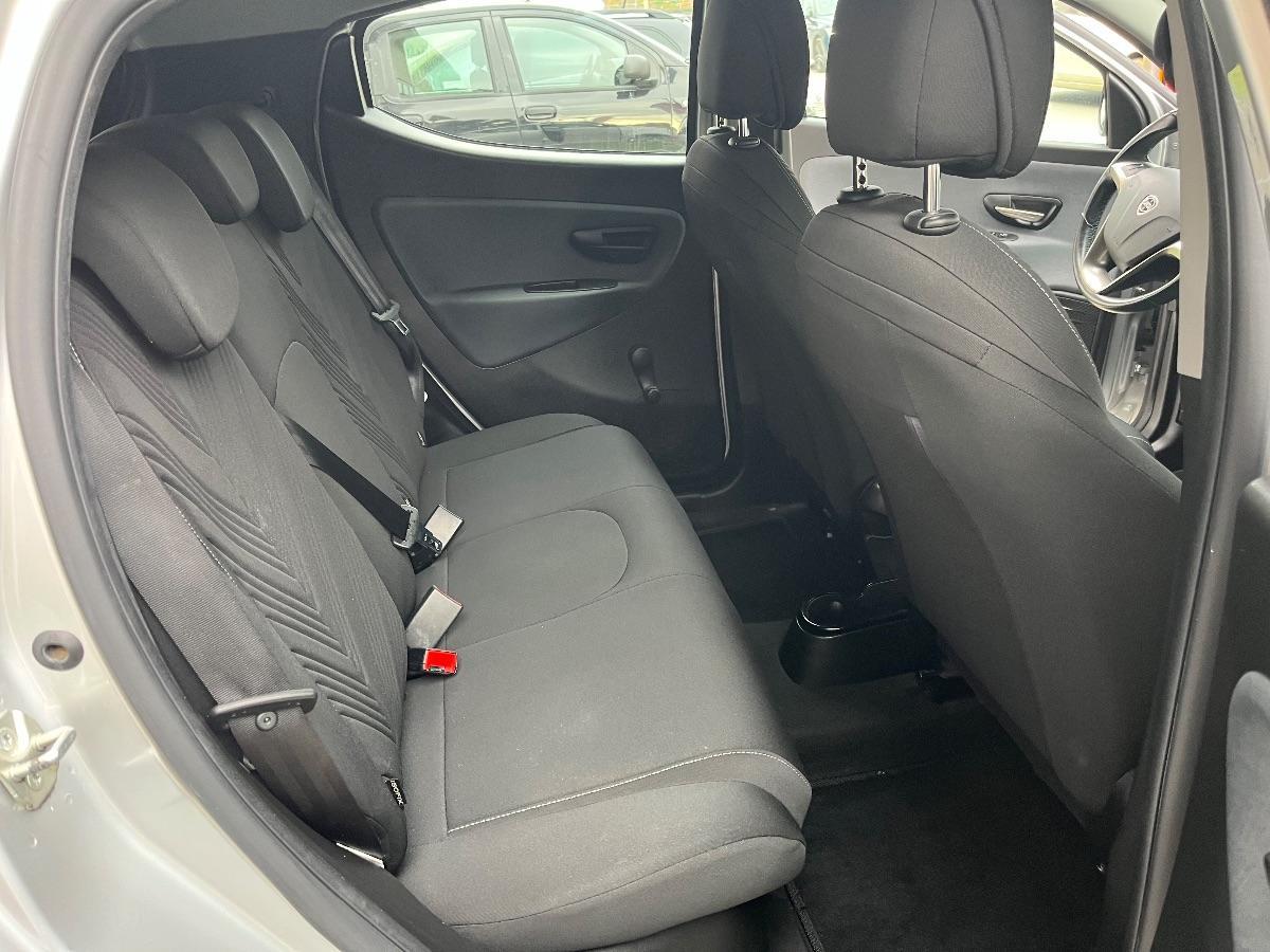 LANCIA Ypsilon 1.0 5p. Hybrid Silver SENSORI PARK