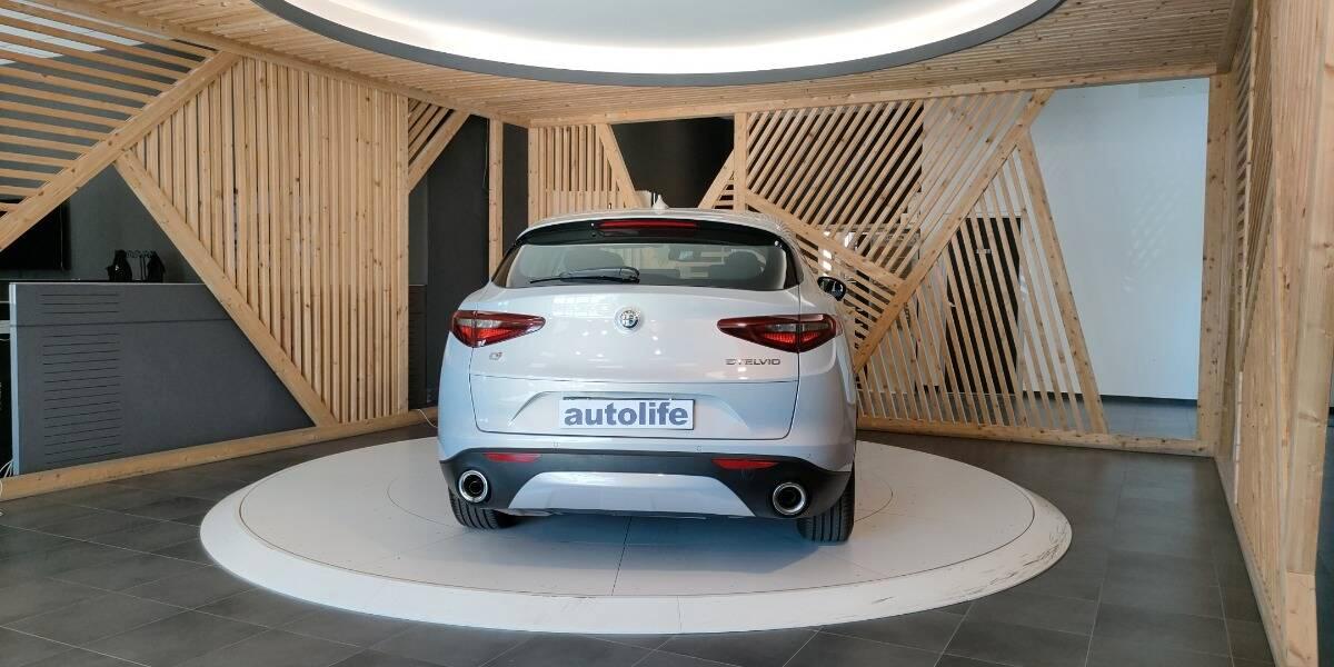 Alfa Romeo Stelvio 2.2 t Business Q4 190cv auto