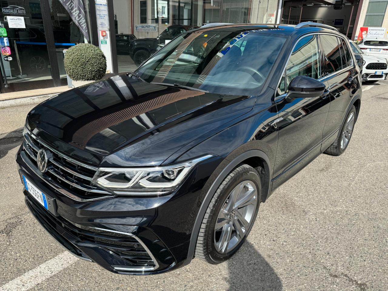 Volkswagen Tiguan 2.0 tdi R-Line 150cv dsg,UNICO PROP.,NAVY,iQ-LED,