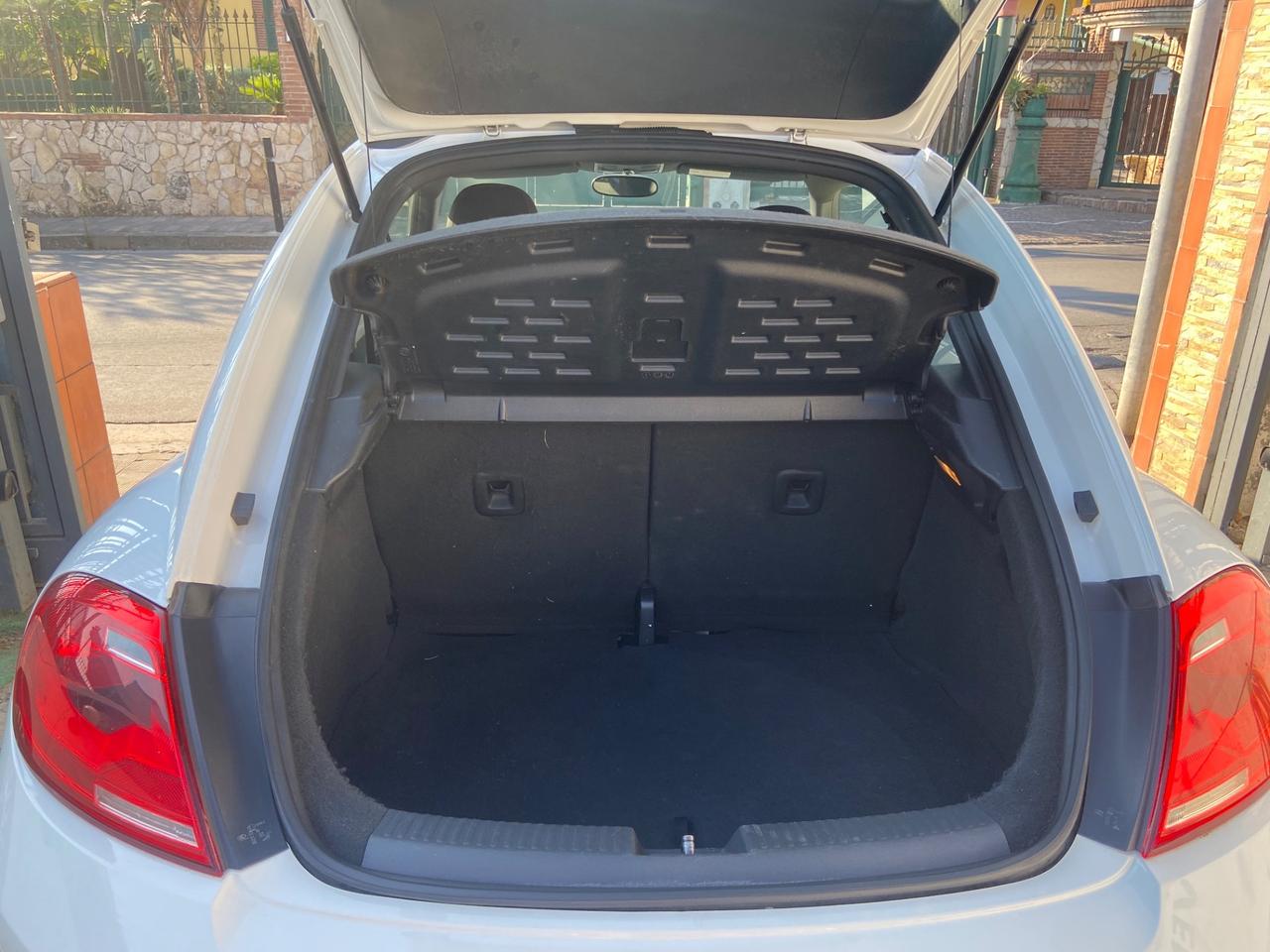 Volkswagen Maggiolino 1.6 TDI Design