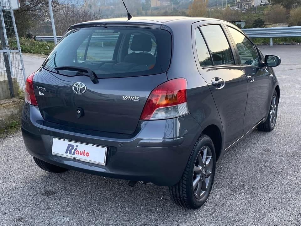 Toyota Yaris 1.4 D-4D 5 porte cambio automatico