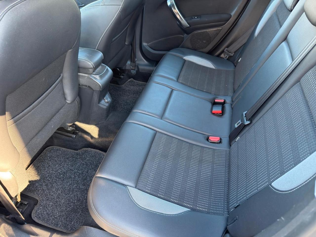 Peugeot 2008 1.6 e-HDi 92 CV Automatica Allure