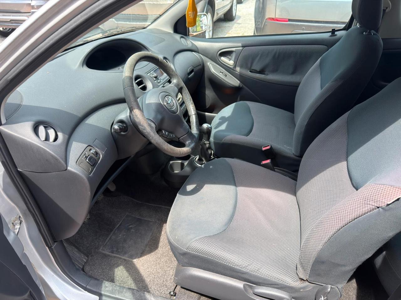 Toyota Yaris 1.0i 16V cat 3 porte Sol