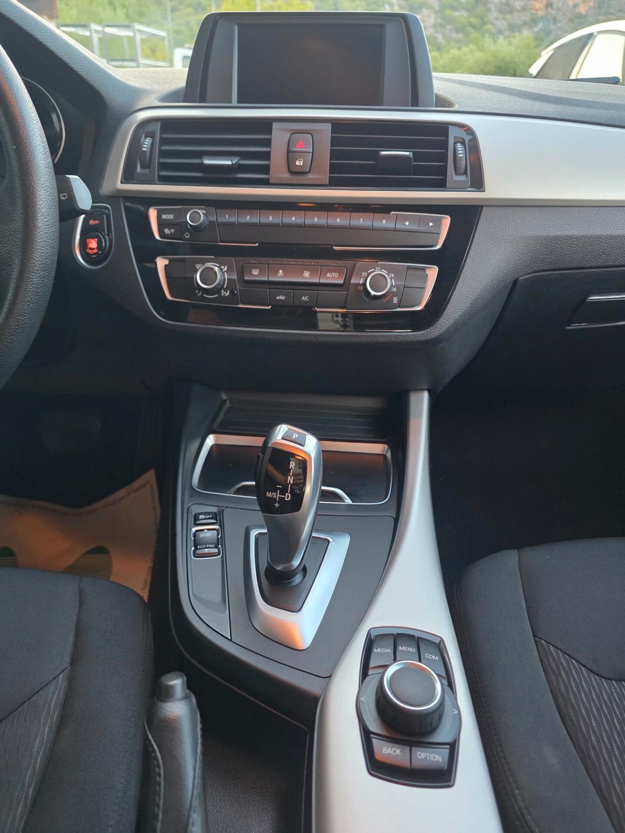 Bmw 118d 5p. Advantage